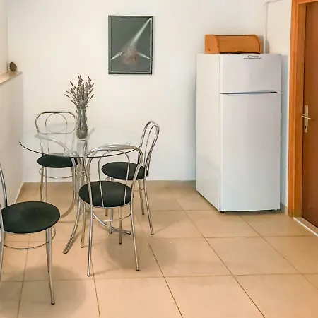 Apartment Ana-3 Apartment Pirovac