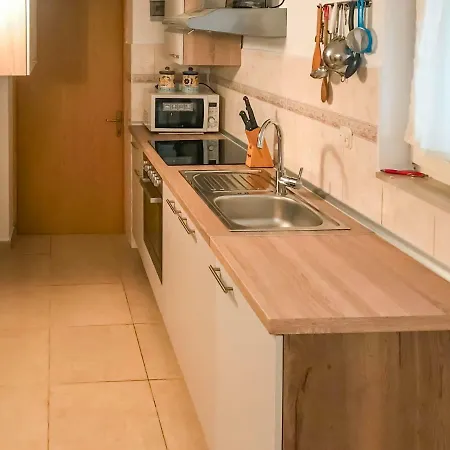 Apartment Apartment Ana-3 Pirovac